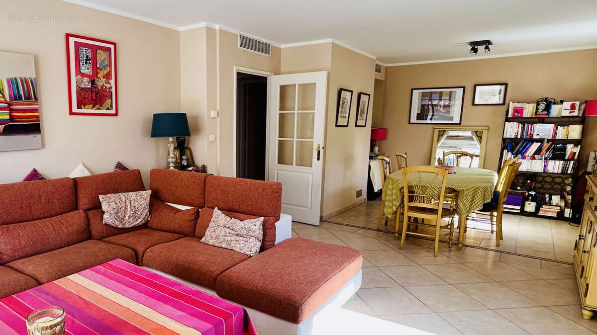 Appartement à CARQUEIRANNE