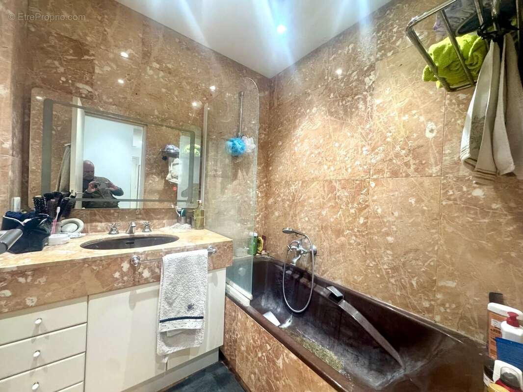 Appartement à VALLAURIS