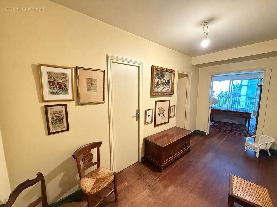 Appartement à NEUILLY-SUR-SEINE