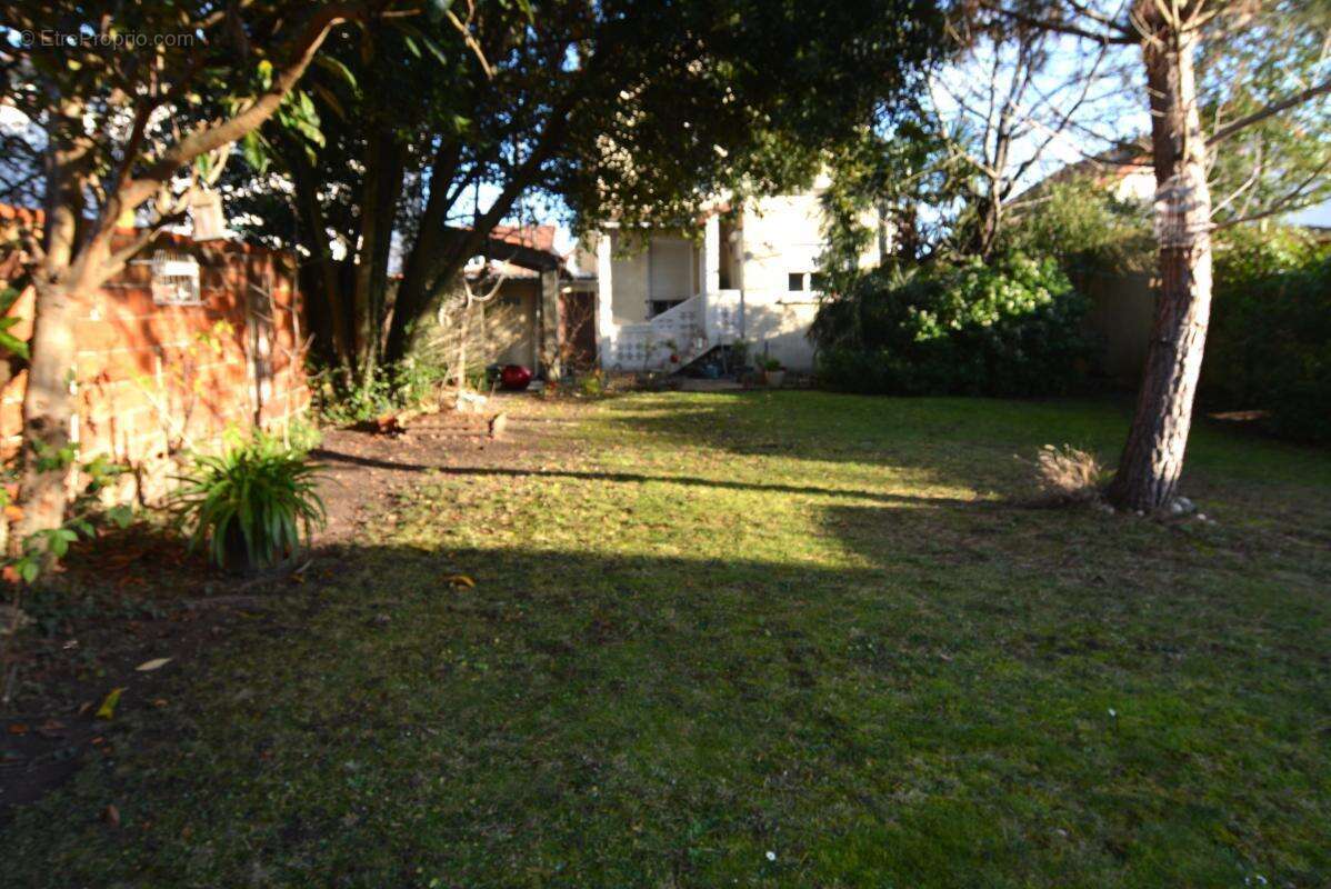 Maison à VILLENEUVE-LE-ROI