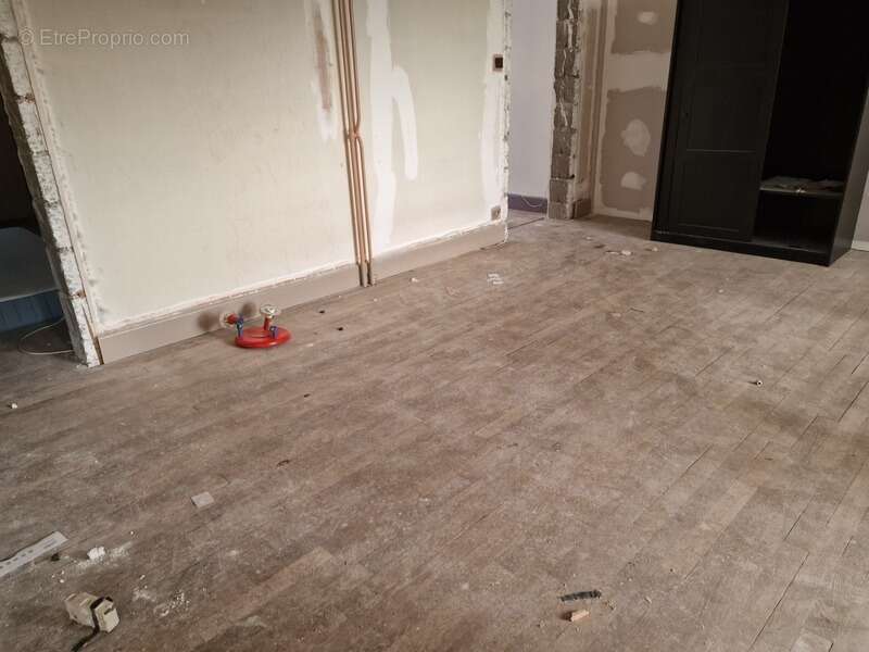 Appartement à CHARMES