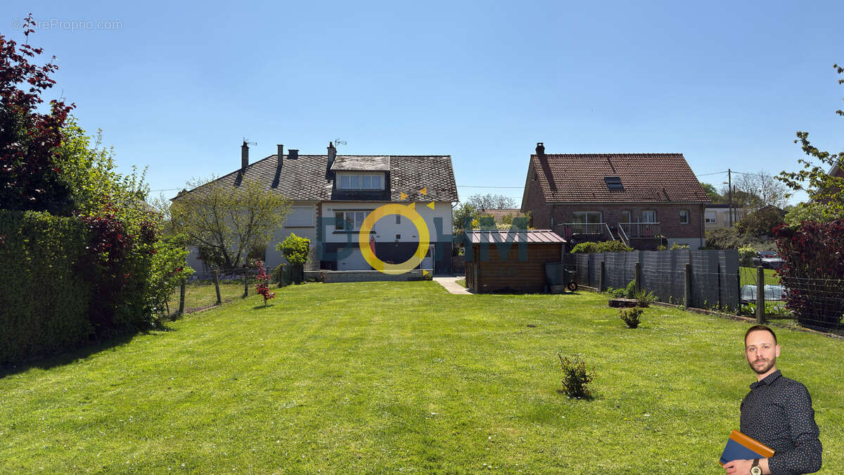 Maison semi-mitoyenne - 121m2 - 5 pièces - 4 chambres - photo 14