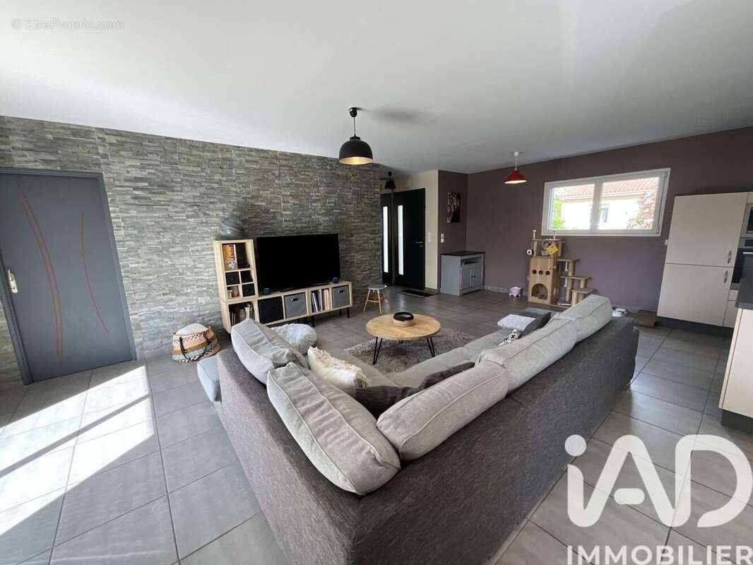 Photo 3 - Maison à ITEUIL