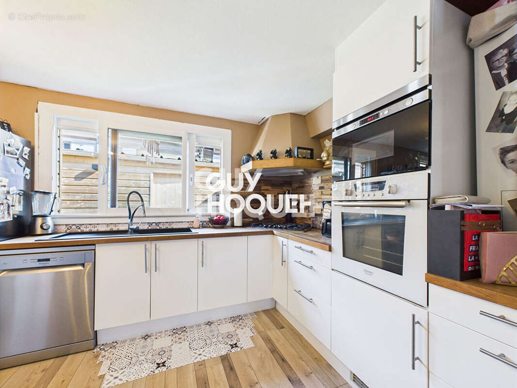 Maison à SAINT-ETIENNE-DU-ROUVRAY