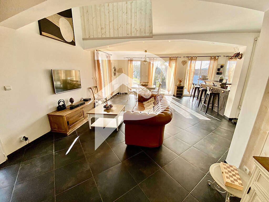 Villa 4 chambres 150 m2 à CHAMPCEVINEL - photo 7