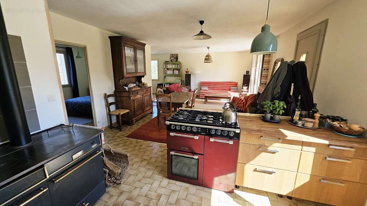 Maison à MONTAREN-ET-SAINT-MEDIERS