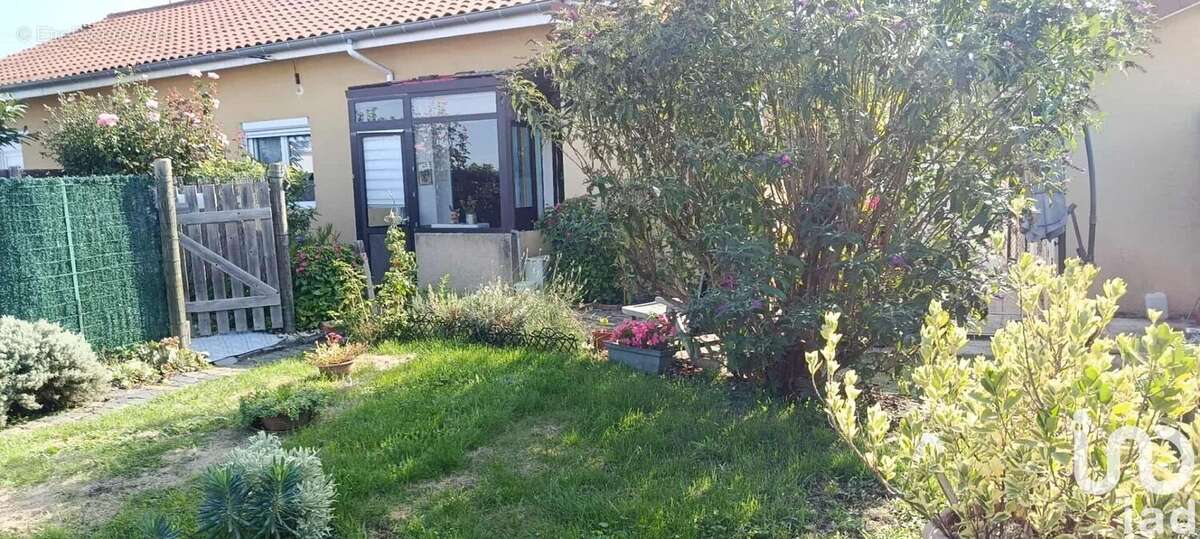 Photo 3 - Maison à VEAUCHE