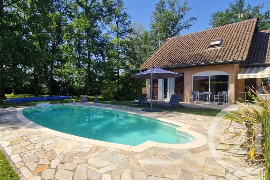 Maison à SAVIGNEUX