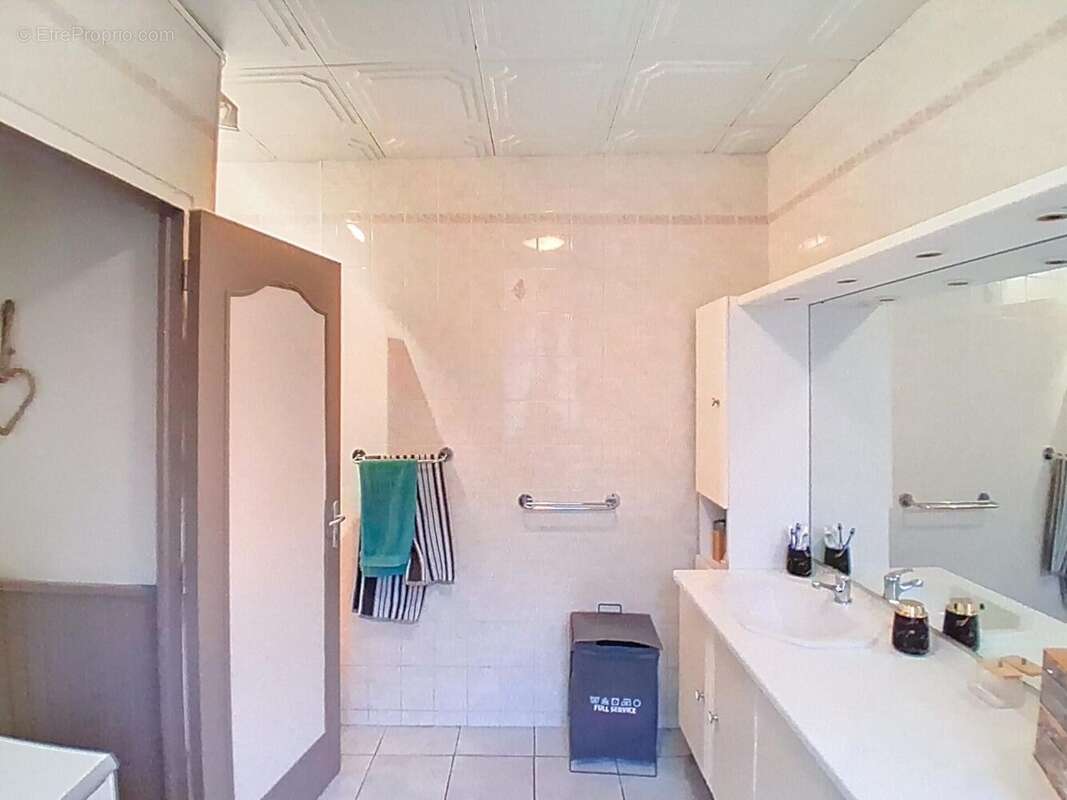 Photo 7 - Commerce à SINCENY