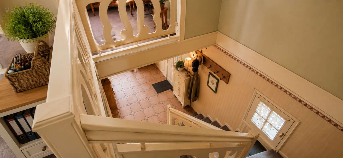 Maison à BELLENGREVILLE