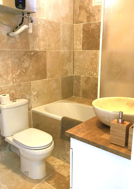 Villa rénovée divisée en 4 appartements à La Ciotat 50 m de la mer - photo 13