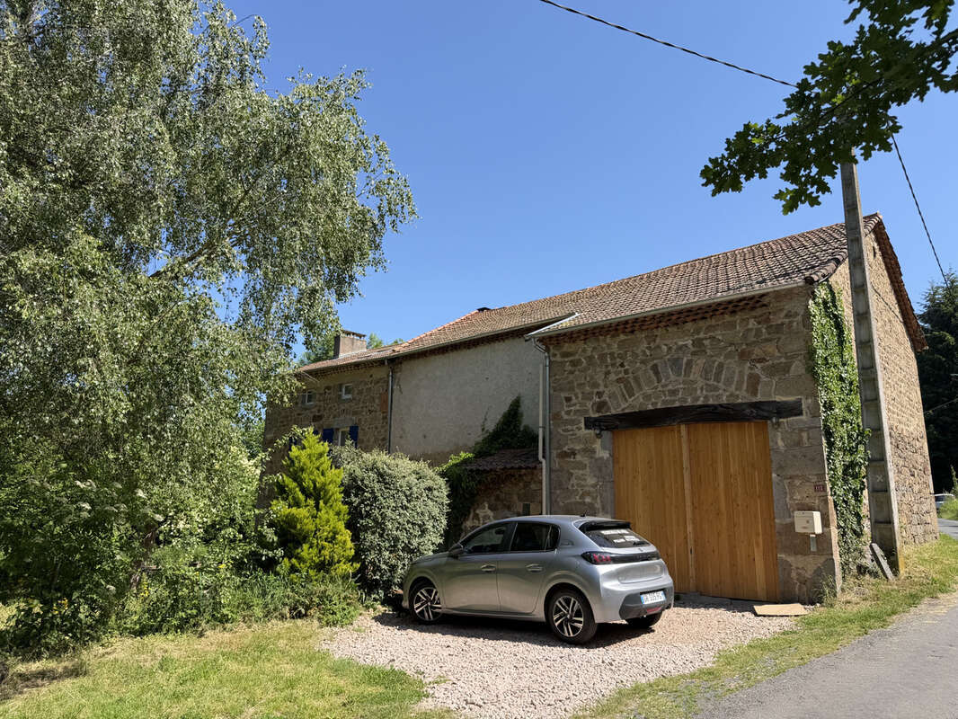 Maison à AUZELLES