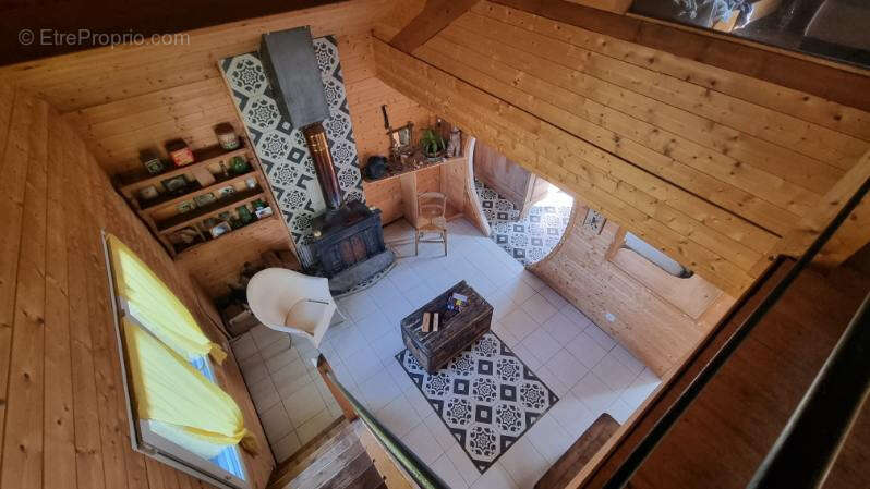 Maison à CHATEL-MONTAGNE