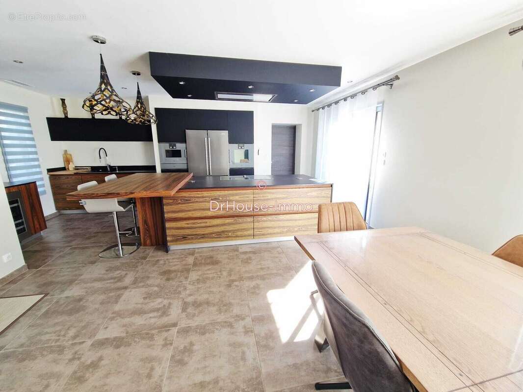 Maison à SAINT-SATURNIN-LES-APT