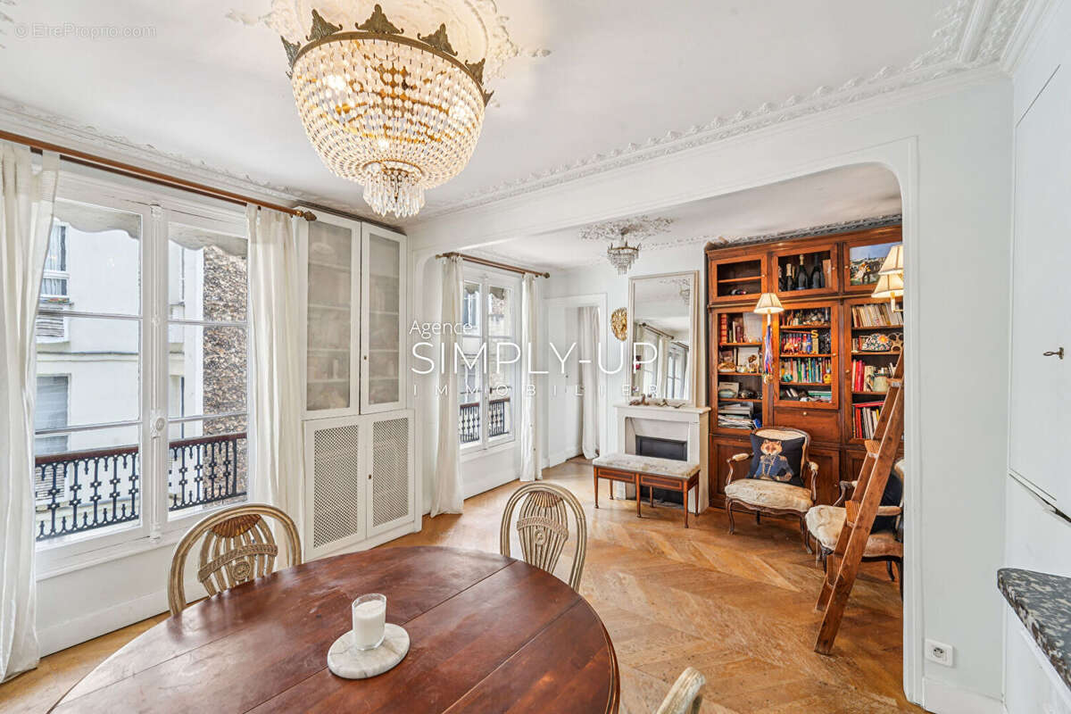 Appartement à PARIS-6E