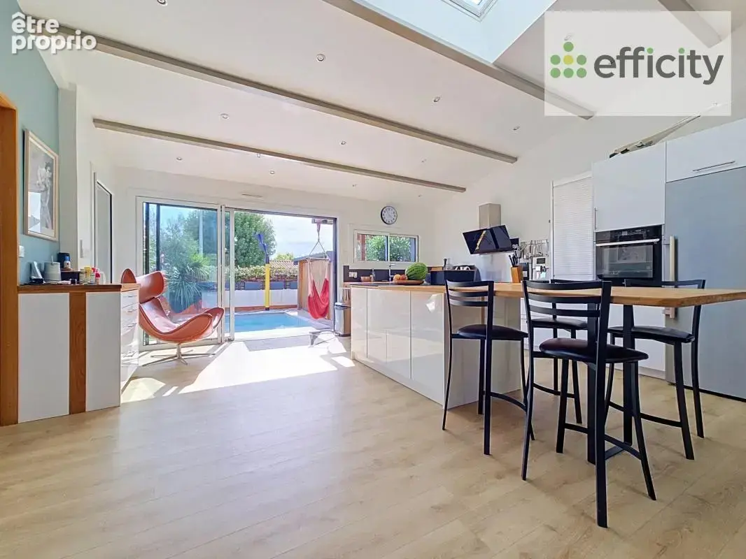 Maison 7 pièces 163 m² à vendre à L'houmeau (17137) - photo 6
