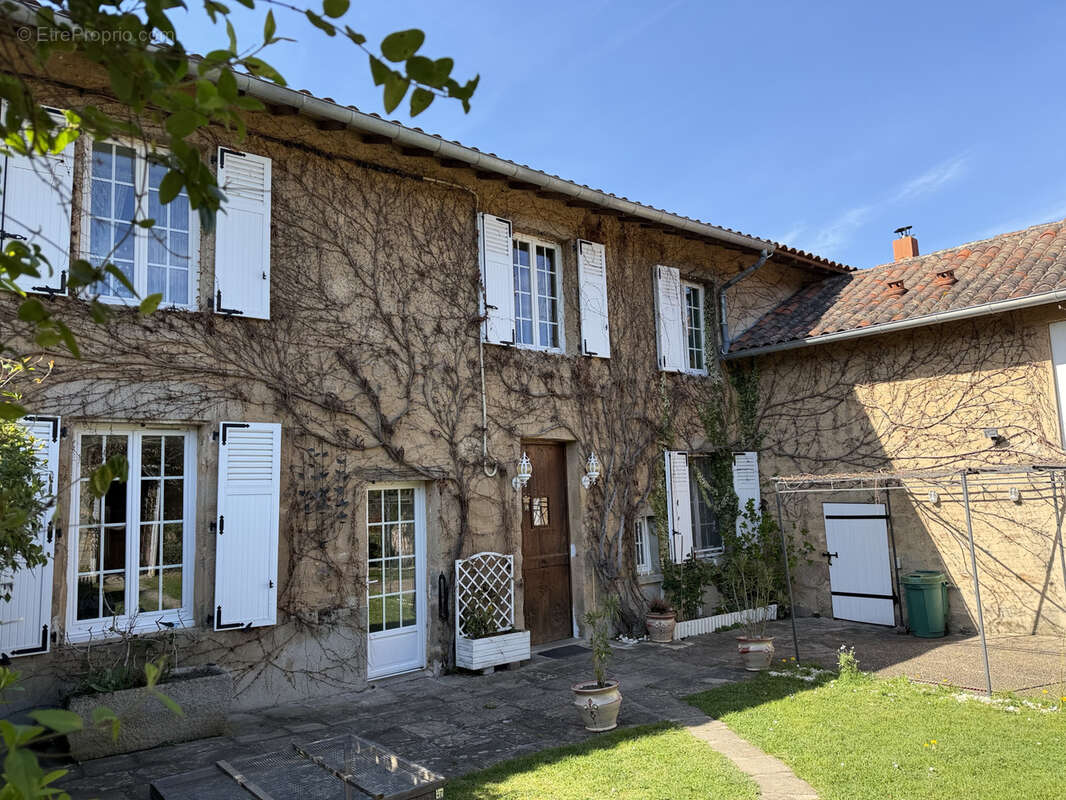 Maison à NANTIAT