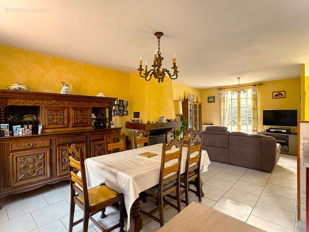 Maison à COURVILLE-SUR-EURE