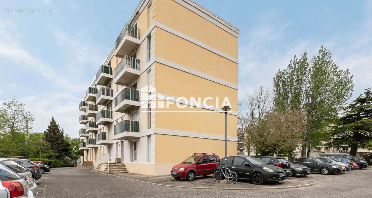 Appartement à SALON-DE-PROVENCE