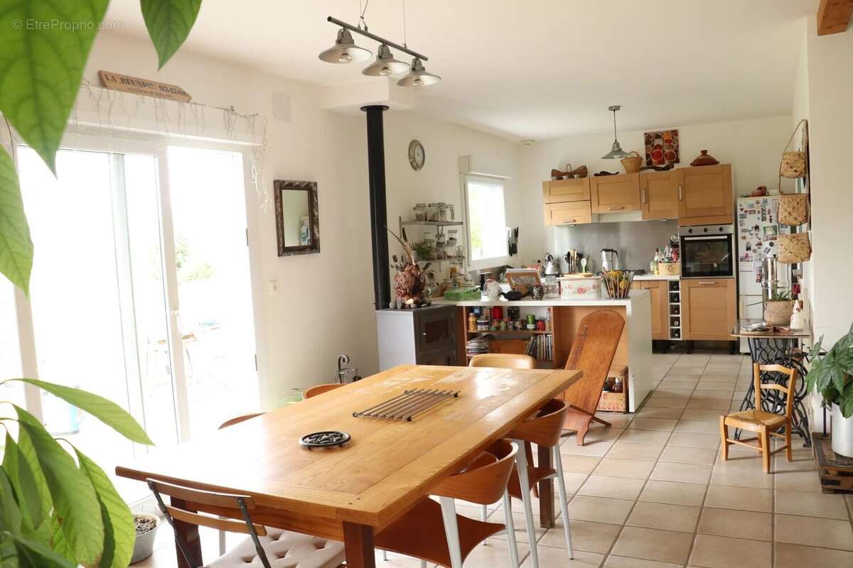 Maison à MONTENILS