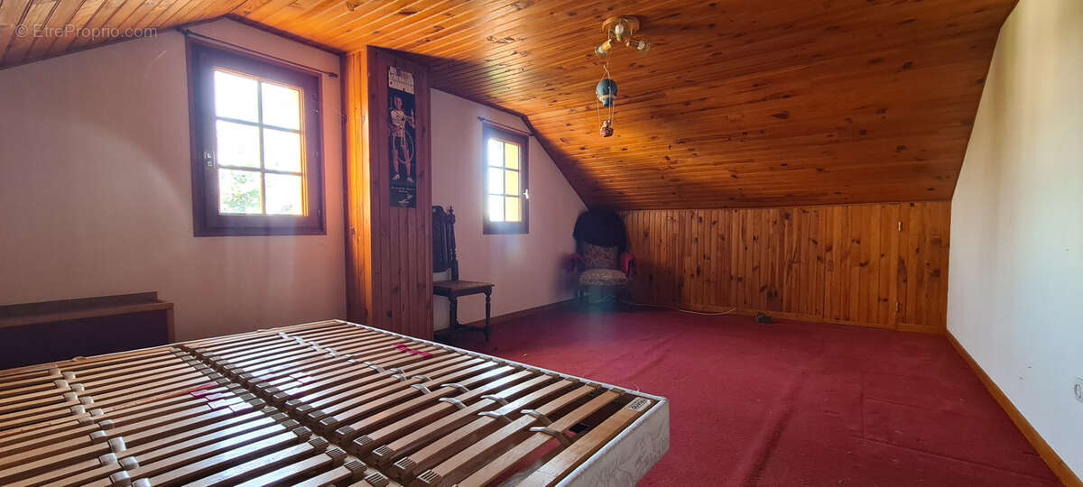 Maison à MOGNEVILLE