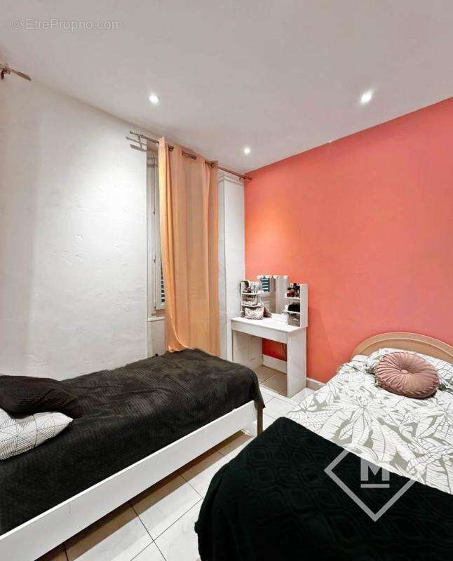 Appartement à MARSEILLE-5E