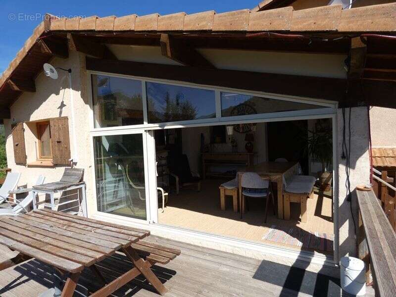 Maison 120 m² à Saint-Julien-En-Beauchene  - photo 9