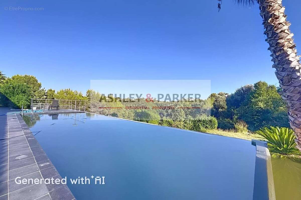 Maison à CAGNES-SUR-MER