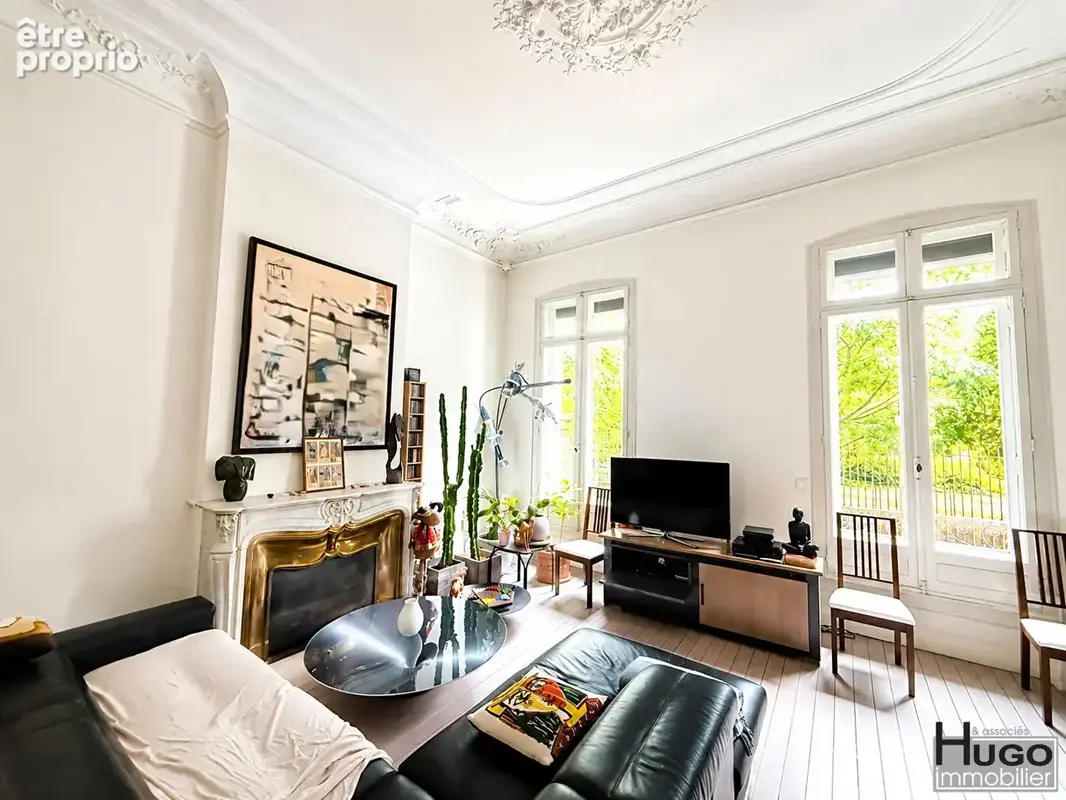 Bordeaux- jardin public- rue de la course- bureau duplex 205m² + patio + 3 caves ! - photo 4