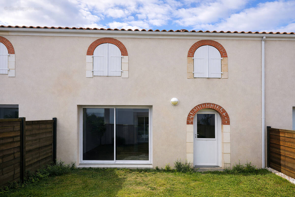Maison à CROIX-CHAPEAU