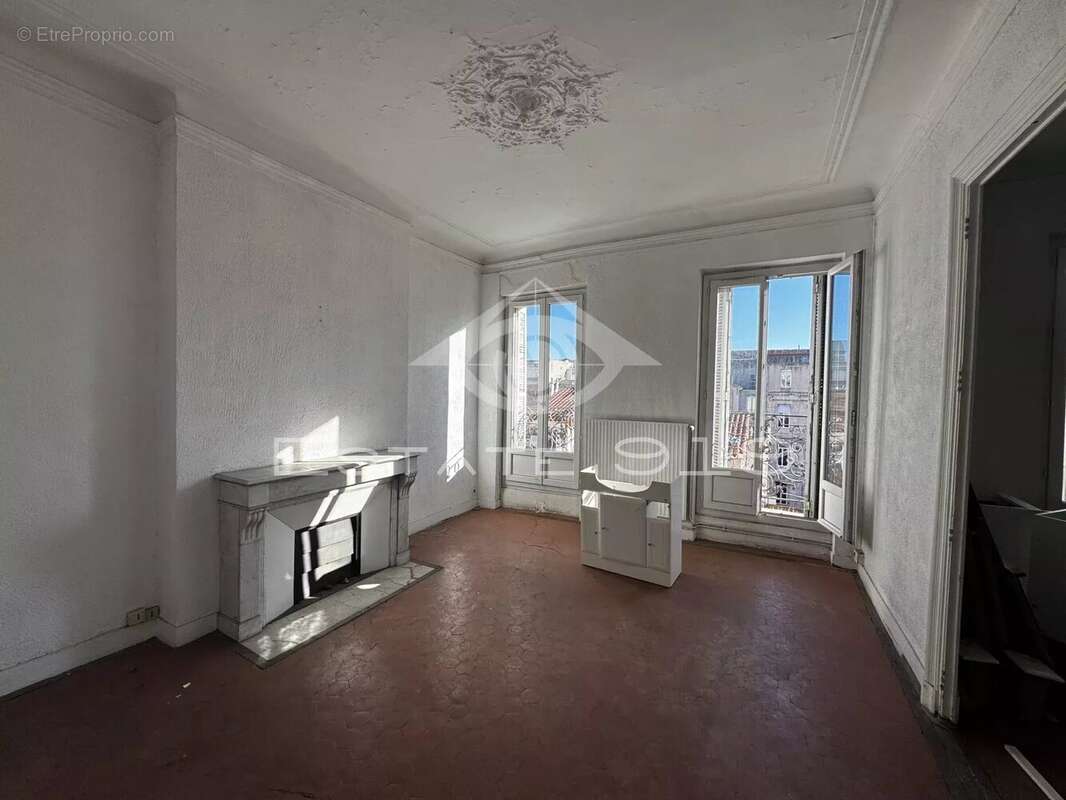 Appartement à MARSEILLE-6E