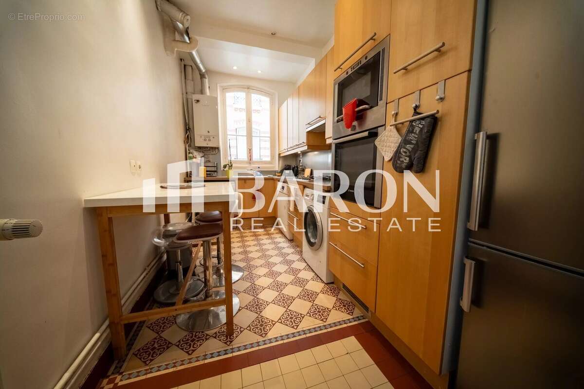 Appartement à PARIS-17E