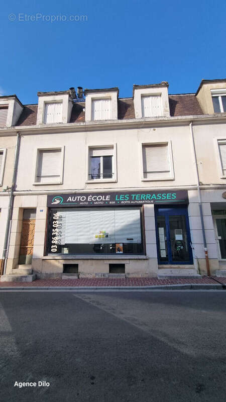 Immeuble de rapport st florentin - 2 apparts, 1 local commercial - photo 2