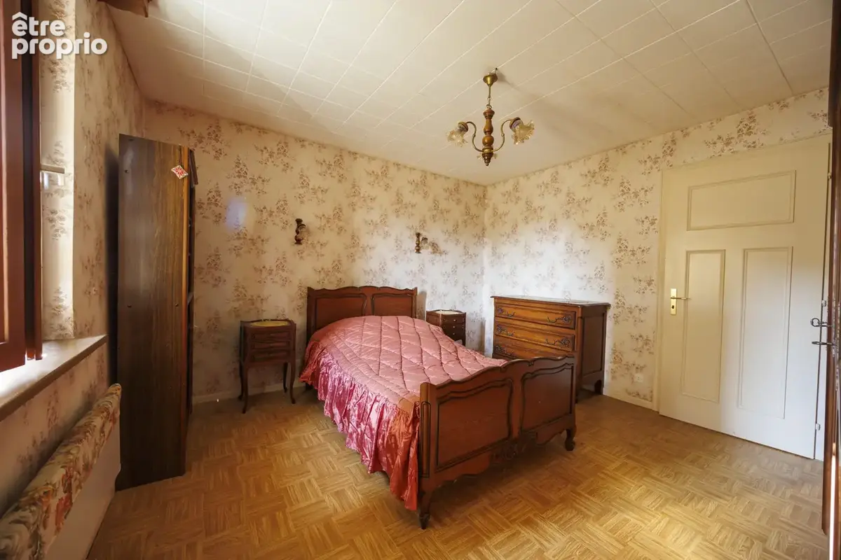 Maison familiale d'environ 140 m2 avec dépendances et grand jardin - photo 8