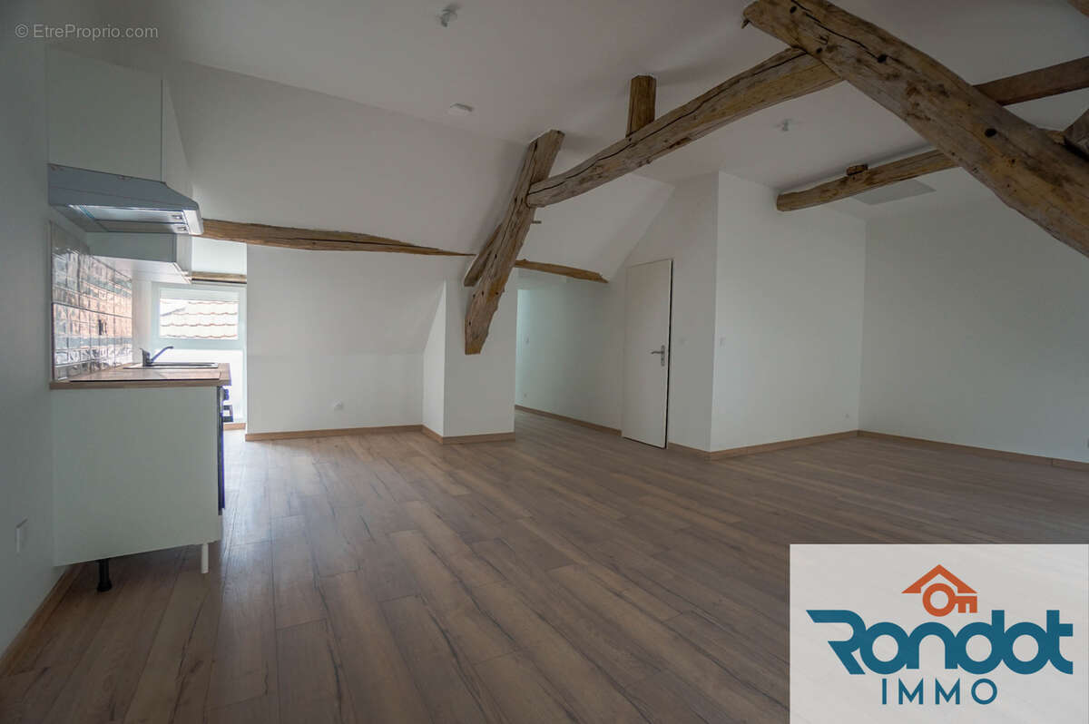 Appartement 2 pieces / 1 chambre / environ 75 m2 au sol / 54 m2 carrez - photo 2