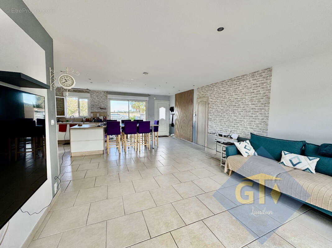 Maison à SAINT-PAUL-LES-FONTS