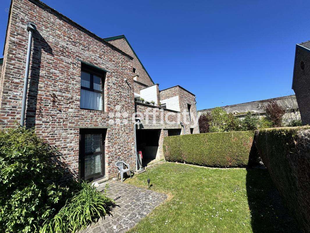 Appartement à FAMARS