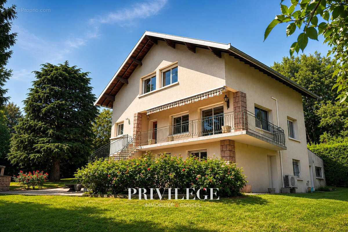Maison à SAINT-CYR-AU-MONT-D'OR