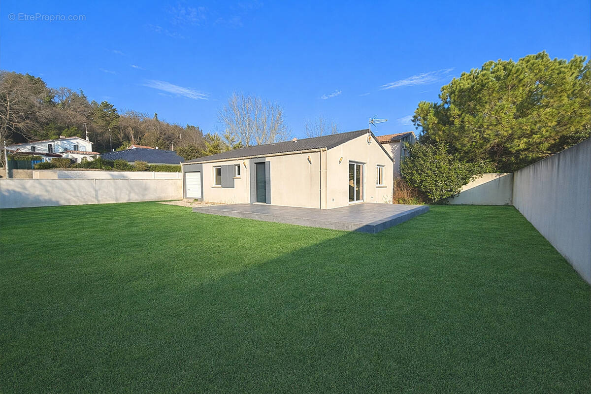 Maison à MONTELIMAR