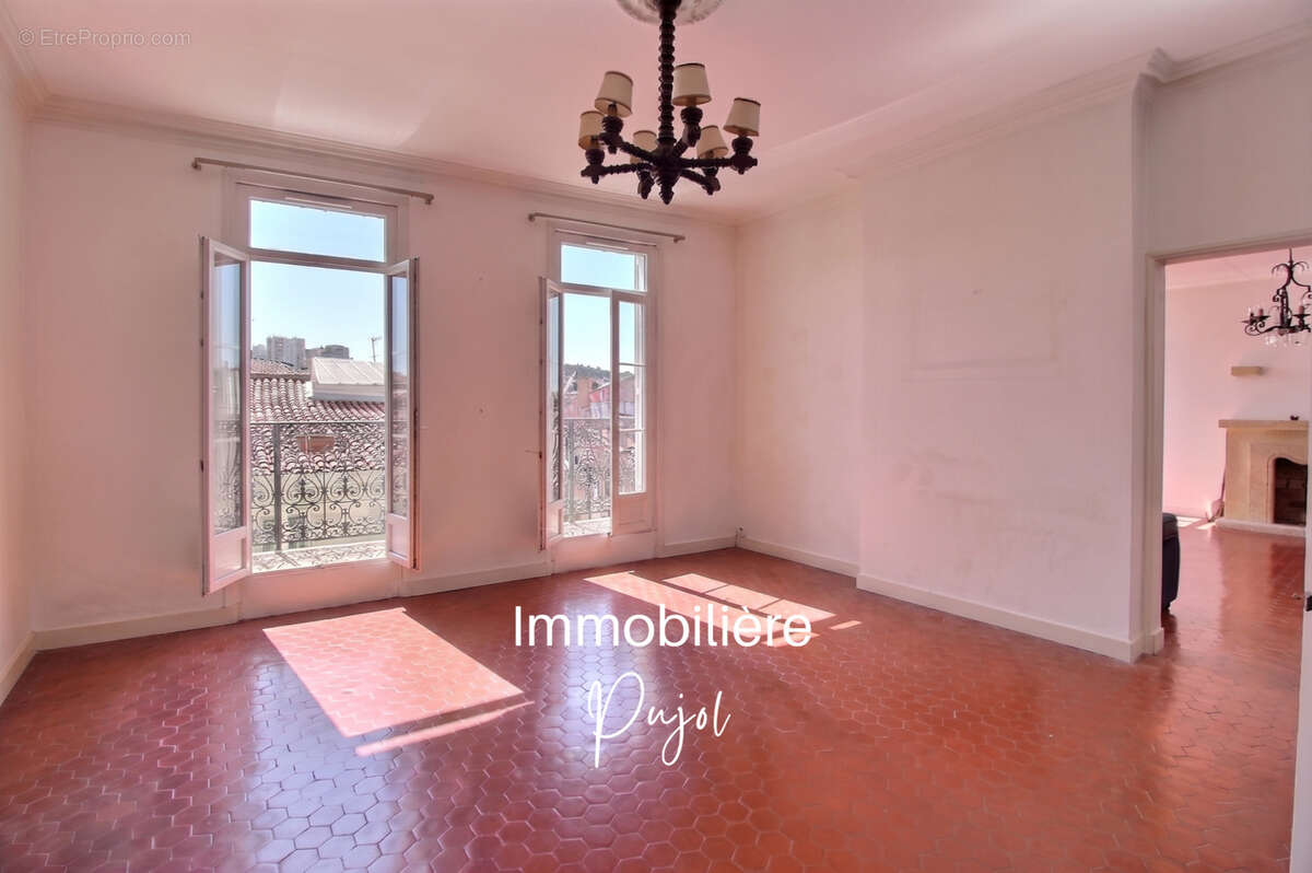 Appartement à MARSEILLE-6E