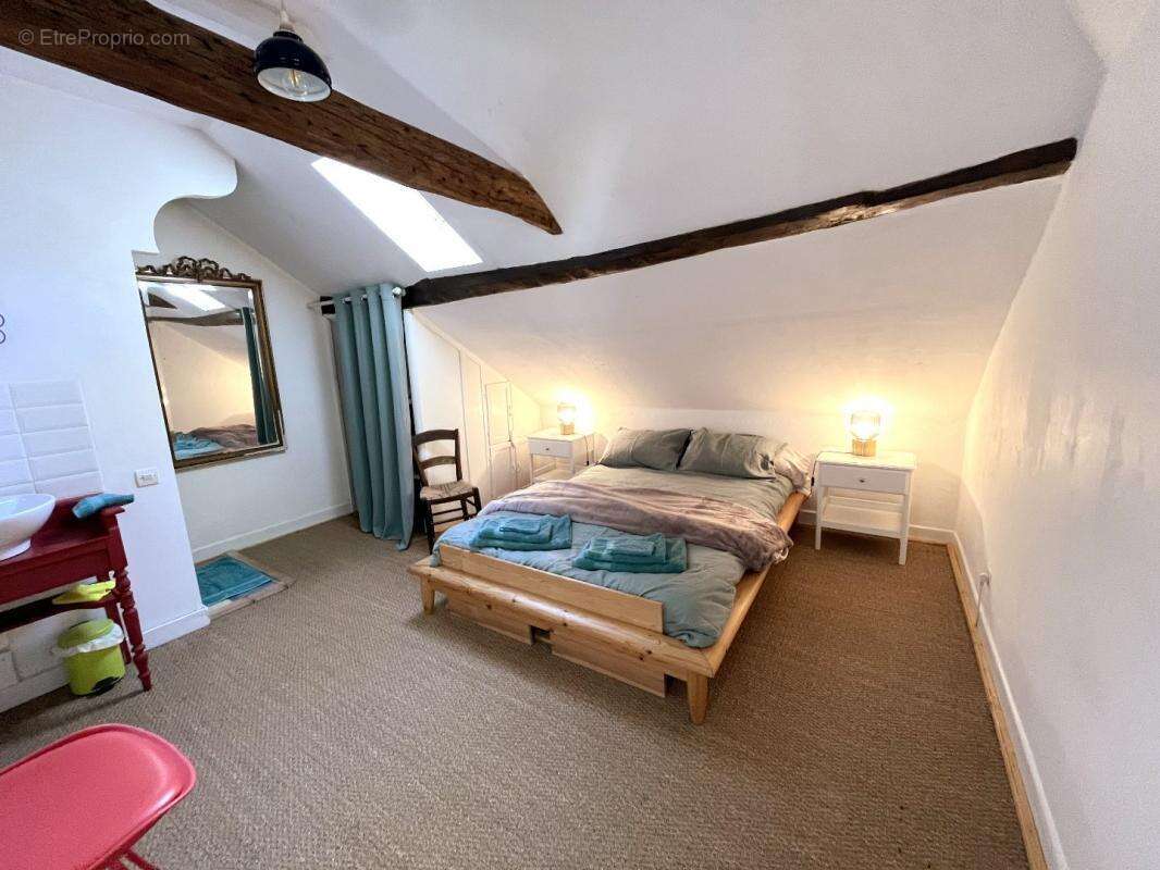 Maison à SAINT-BONNET-LA-RIVIERE