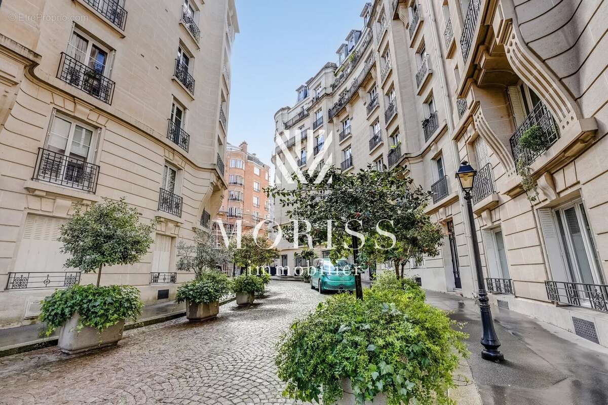 Appartement à PARIS-18E