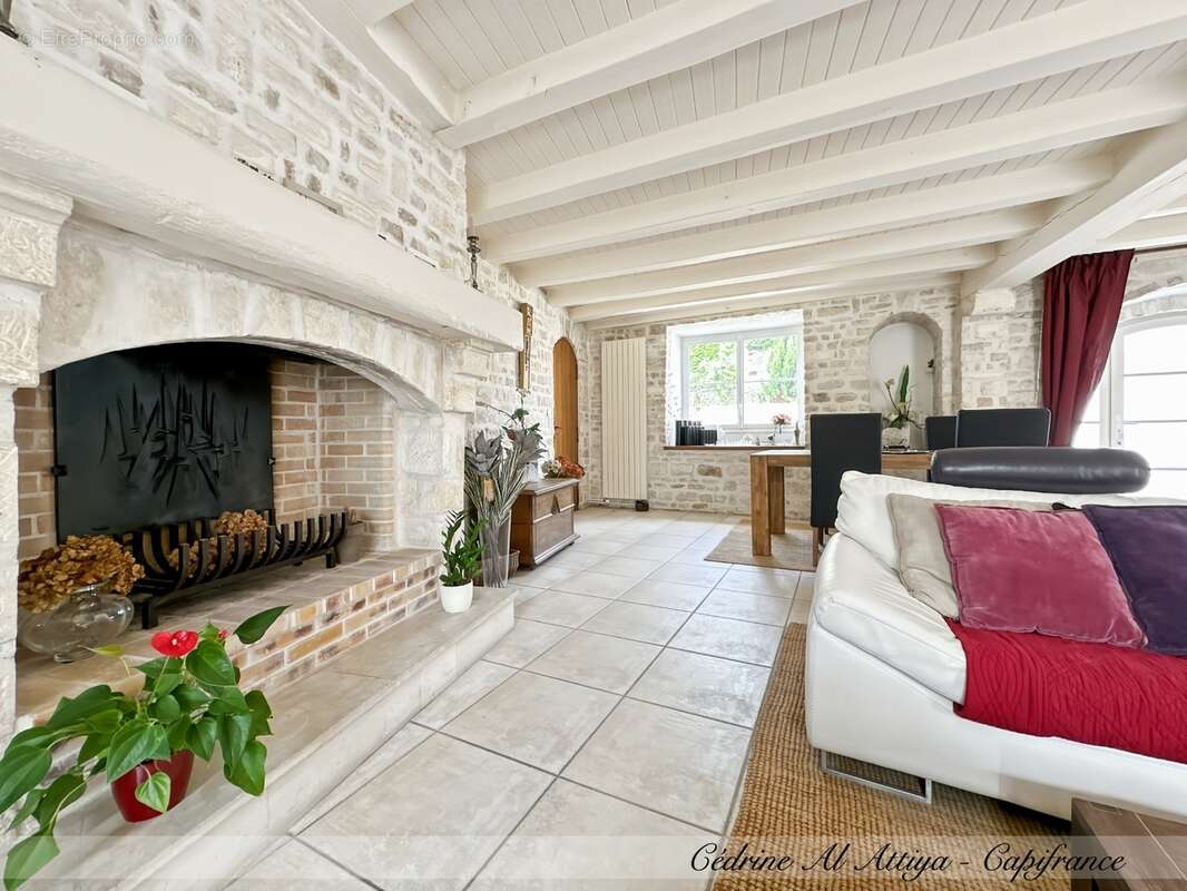 Propriété à vendre 318m2 habitables, 11 pièces, 7 chambres, parcelle de 1700m2 environ, jardin, garage, piscine, dépendances - photo 8