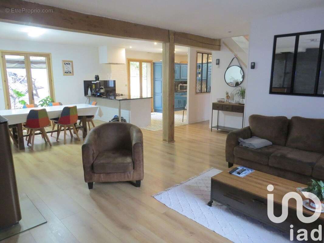 Photo 2 - Maison à AUNEUIL