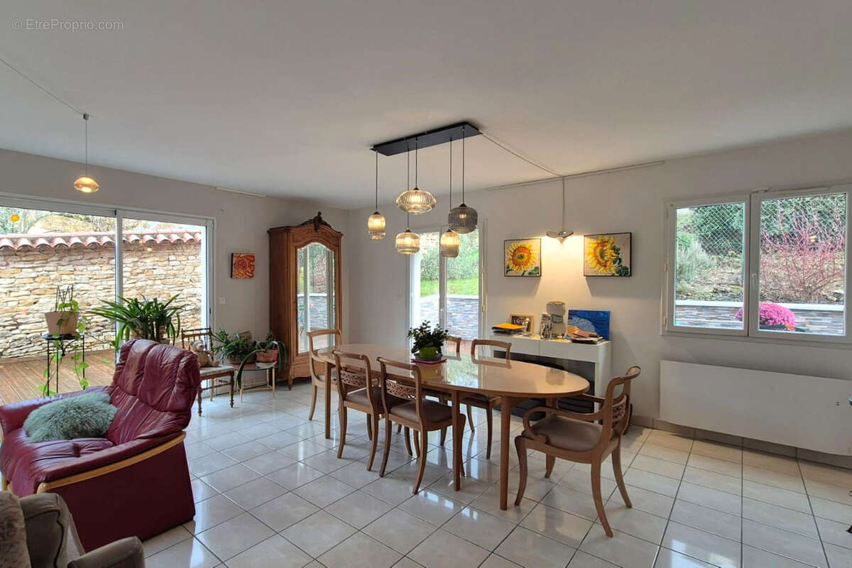 Maison à LE BOIS-D'OINGT