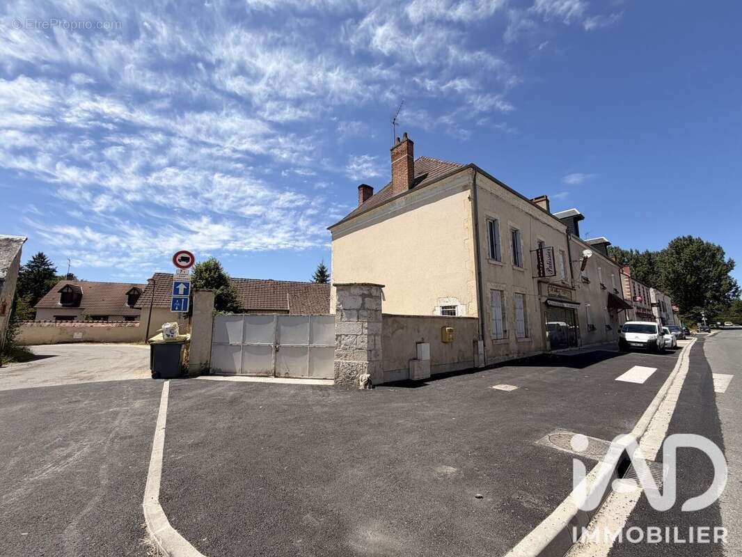 Appartement 270 m² à Vignoux-Sur-Barangeon  - photo 4