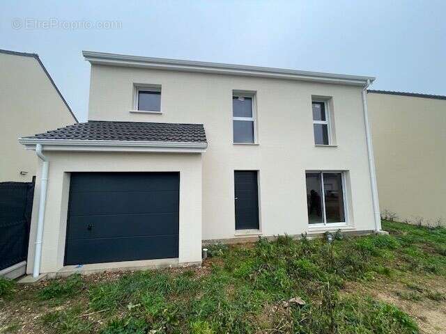 Maison à ANGERVILLE-LA-CAMPAGNE