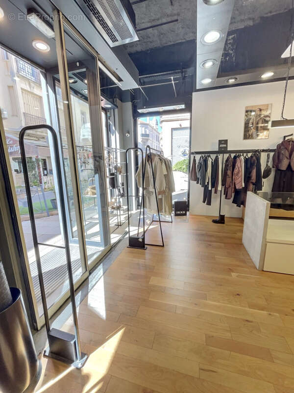 Commerce à SAINT-RAPHAEL