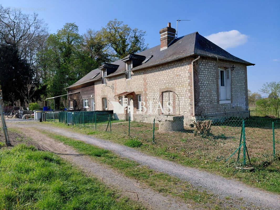 Appartement à BOURG-ACHARD