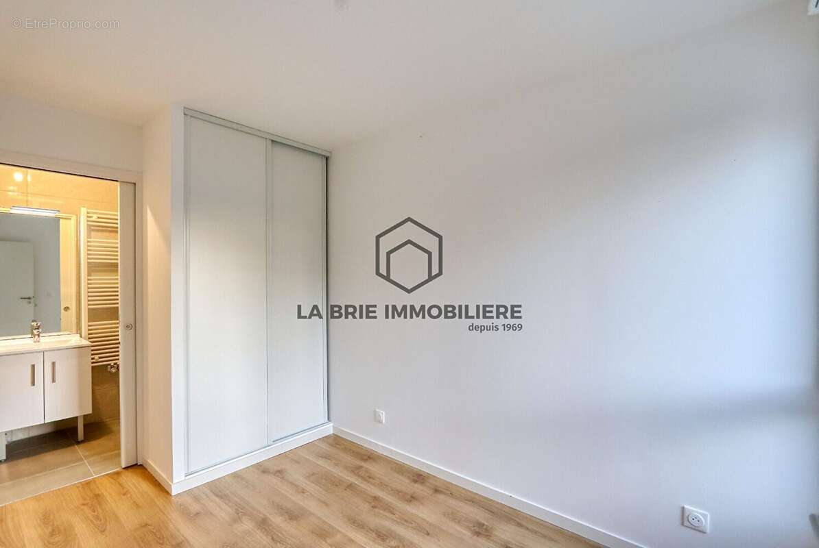 Appartement 77 m² à Rubelles  - photo 8